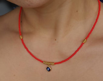Collar único hecho a mano del mal de ojo, perla de semilla delicada chapada en oro, encanto del mal de ojo, collar de gargantilla