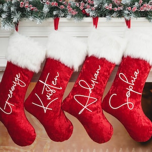 Medias personalizadas de felpa de terciopelo rojo, medias personalizadas de terciopelo, medias familiares, medias navideñas rojas, medias navideñas personalizadas con nombre