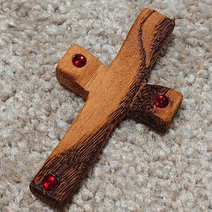 Cruces de la Trinidad: Cruces de bolsillo de madera hechas a mano para la oración, el consuelo, la fe y la reflexión.