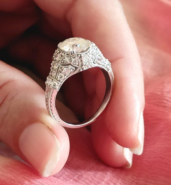 Bague solitaire en moissanite vintage des années 1910 • Bague de