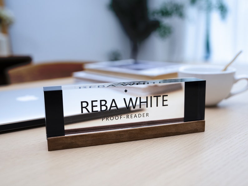 Minimalist acrylic desk nameplate with wooden base,Graduation desk nameplate,Graduation gift,refined office essential,elevate your workspace zdjęcie 7