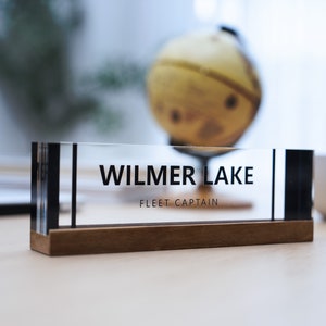 Minimalist acrylic desk nameplate with wooden base,Graduation desk nameplate,Graduation gift,refined office essential,elevate your workspace zdjęcie 6
