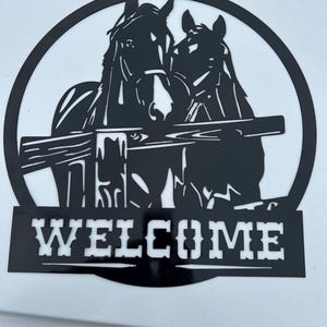 Horse welcome sign