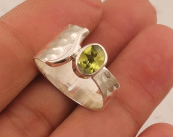 Hammered Natural Peridot Solid 925 Sterilver Ring Gifts Idea, Handmade Silver Designer Fancy Band Ring For Women Wedding Anniversary