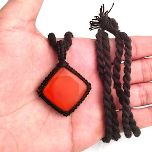 Carnelian Jade Macrame Pendant Necklace: Handmade Bohemian Jewelry