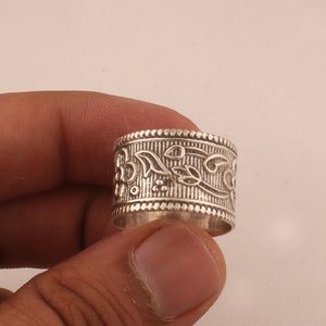 Sterling Silver Floral Band Ring: Textured Love Flower Design
