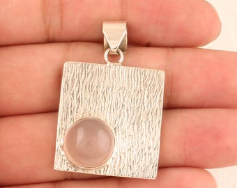Handgjort rosenkvartshänge: Ädelstenssmycken i 925 sterlingsilver