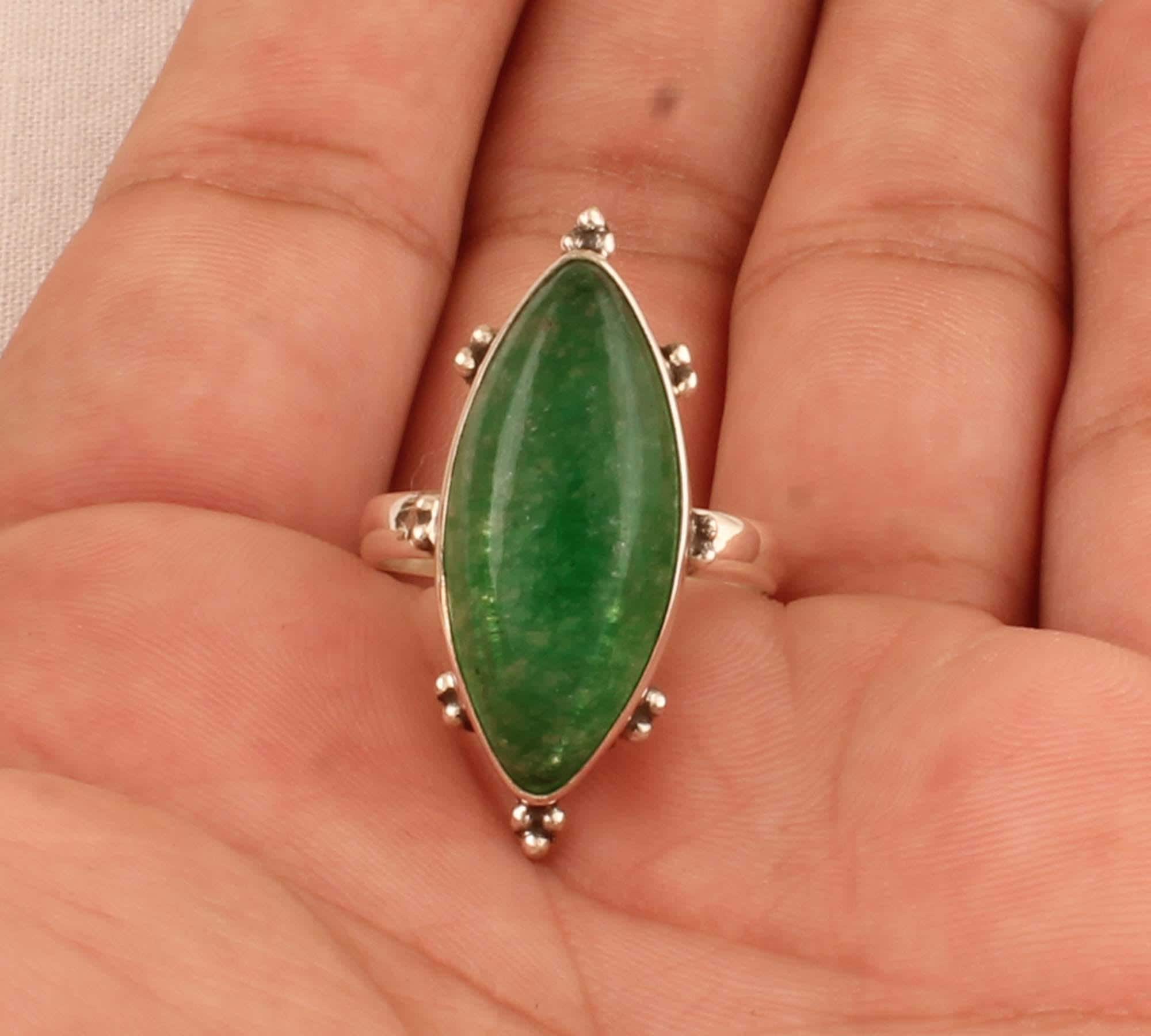 Bague Ancienne En Argent 925 - Sertie D'un Cabochon De Jadéite En Forme Navette, Taille 58, Poids 8,1g