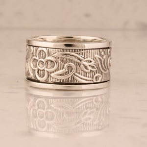 Solid 925 Sterling Silver Textured Spinner Ring Gifts For Her, Handmade Flower Wedding Band Fidget Anxiety Ring For Women