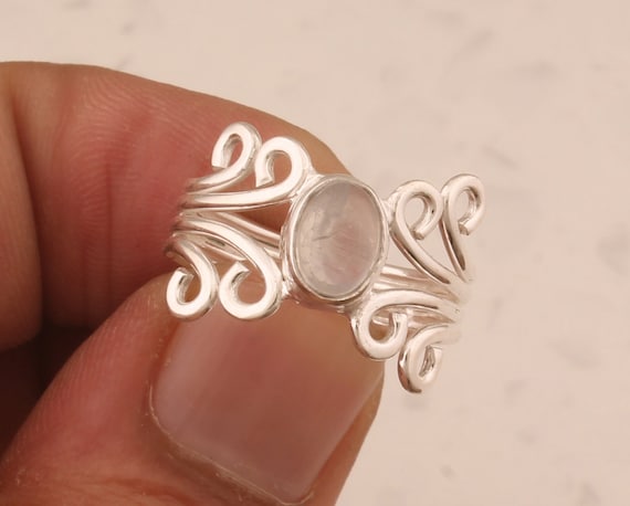 レインボームーンストーンスターリングシルバーリング：ハンドメイドの