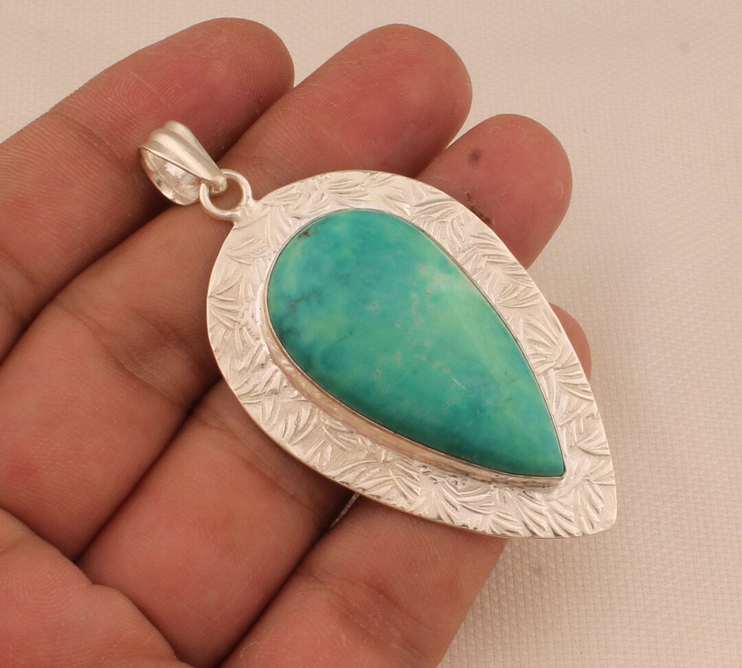 スターリングシルバーのチベットターコイズペンダントネックレス