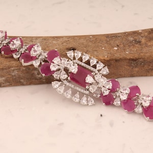 Pulsera de diseño con gema rubí clara para novia Pulsera de diamantes