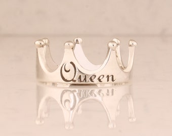 Sterling Silver Crown Ring: 'Queen' Band Ring
