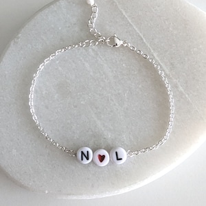 Personalisiertes Armband mit Initialen für Frauen, stapelbares Armband für Frauen, Geschenk für Freundin