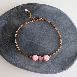 Pulsera inicial personalizada para ella, pulsera apilable, pulsera de amor personalizada de oro rosa, pulsera de letra minimalista, regalo delicado para novia
