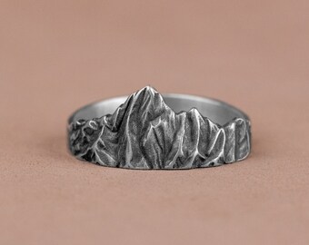 Silver Wedding Band Ring with Montain Shape, Oxidized Silver Travel Band Ring, Silver Unique jewelry, Nature Inspired Jewelry, Birthday Gift