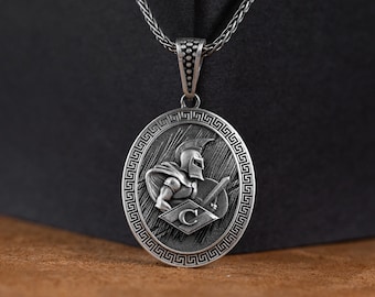 Srebrny spersonalizowany wisiorek Spartan, męski srebrny naszyjnik Spartan Warrior, grecki wisiorek z hełmem jubilerskim, prezent urodzinowy dla chłopaka