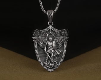 Naszyjnik z Triumfem Świętego Michała Archanioła nad Diabłem, Naszyjnik z Tarczą Religijną ze Srebra Sterlingowego 925, Ręcznie Robiona Personalizowana Biżuteria Sakralna