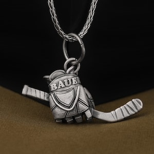 Eishockey Handschuh und Stock Anhänger, Niedliche Memento Halskette für Eishockey Liebhaber, Sportswear Halskette für Teammate und Freund
