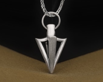 Srebrny naszyjnik męski w kształcie trójkąta, naszyjnik z głową strzały, geometryczna biżuteria męska, naszyjnik ze strzałą, wisiorek ze strzałą w kształcie trójkąta, prezent urodzinowy