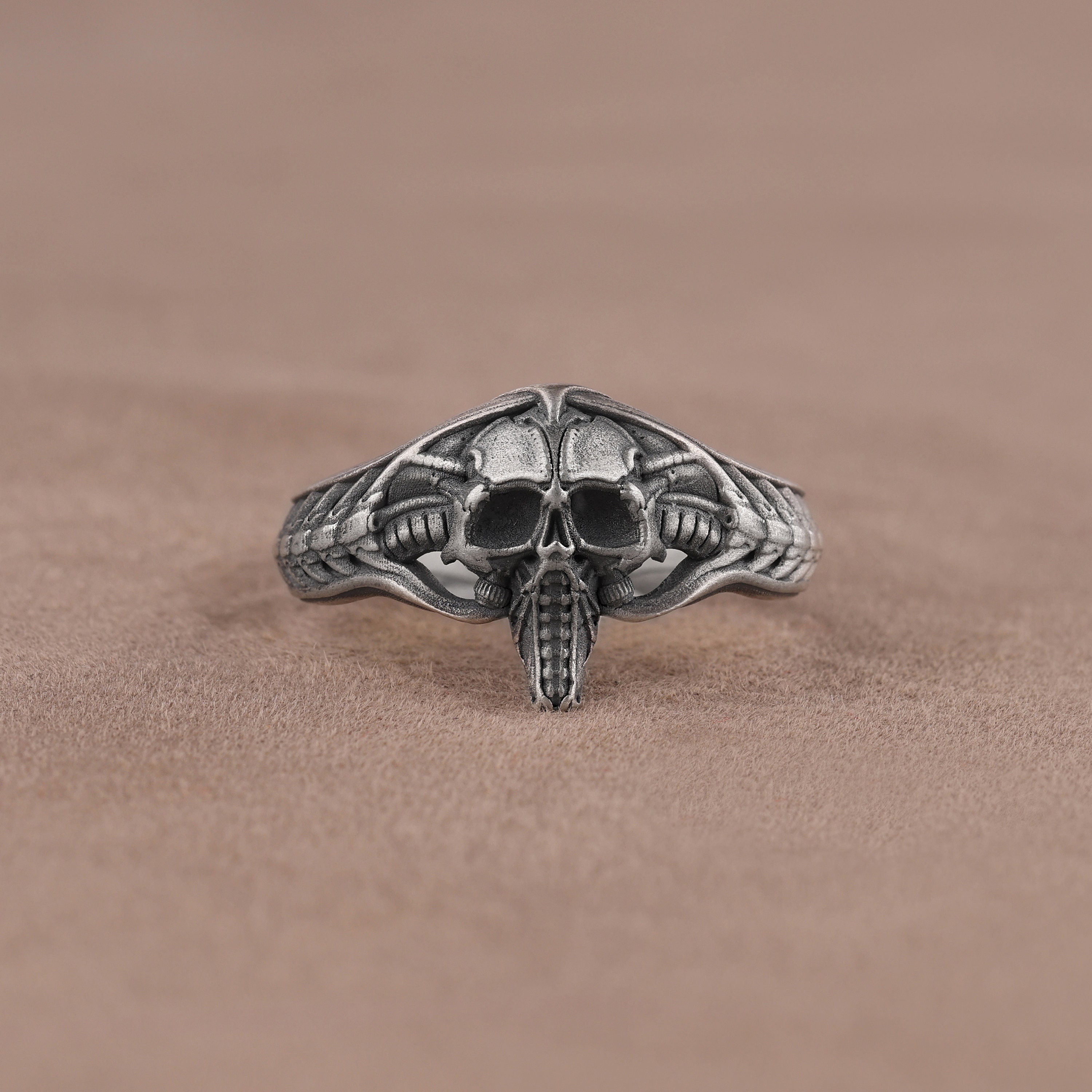 Pilot skull ring France