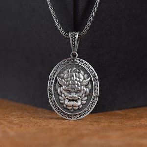 Pingente Foo Dog, Colar Chinês Guardião Leão Foo Dog Prata Personalizado, Joia Mito Masculina, Medalhão Talismã de Proteção, Presente para Esposa