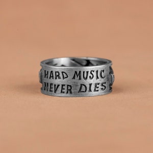 Unique Rockn Roll Tehemed Silver Band Rings, Guitar Engraved Band Ring ...