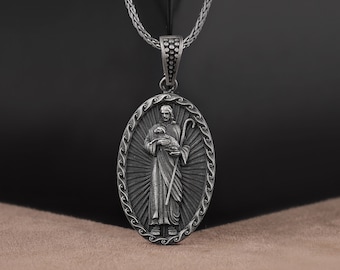 Naszyjnik ze srebra Jezus trzymający baranka, naszyjnik dla mężczyzn pasterza, srebrny wisiorek chrześcijański, męski naszyjnik religijny, katolicki naszyjnik męski