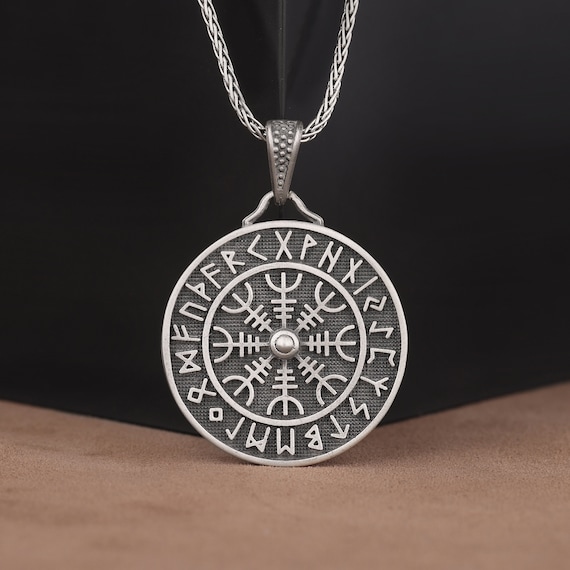 バイキングコンパス Vegvisir 刻印入りミニマリストメダリオン、北欧 
