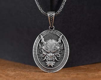 Spersonalizowany wisiorek Oni Mask, Demon Oni Men Silver Necklace, Japoński mitologiczny naszyjnik gotycki, biżuteria gotycka, prezent rocznicowy