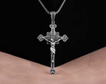 Crucifixion Silver Men Neckalce, Crucifixion of Jesus 925 Silver Necklace, Bottony Cross Pendant, Gift For Husband, Anniversary Gift