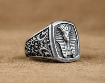 Anillo de plata del rey faraón Tutankamón del antiguo Egipto