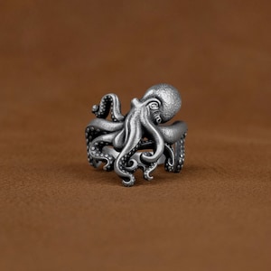 Unique Octopus with Kraken Silver Ring, Kraken Ring For Boyfriend, Unusal Ring, Male Ring, Animal Mythology Lover, Gift Ring For Boyfriend