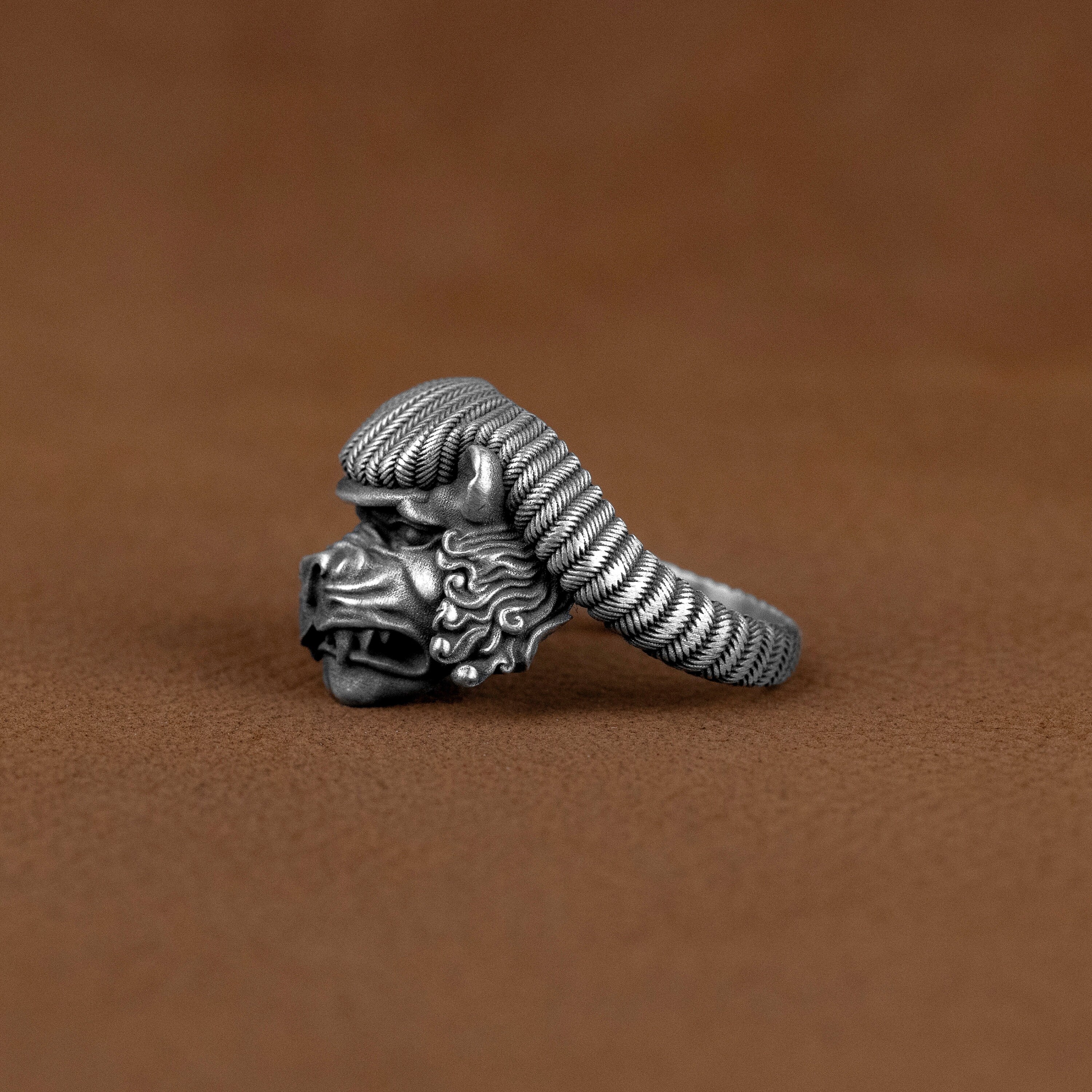 Anello con testa di cinghiale in argento sterling: gioiello a forma di animale realizzato a mano - Italia Anello con testa di cinghiale in argento sterling: gioiello a forma di animale realizzato a mano - Italia