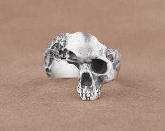 Handmade Broken Gothic Skull Ring, Biker Statement Ring in 925 Sterling Silver, Unusual Mens Thumb Ring, Oxidized Cool Ring for Boyfriend