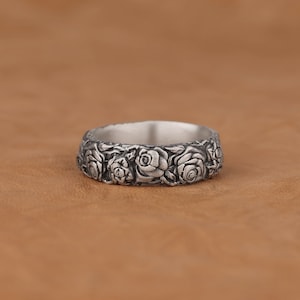 Sterling Silver Rose Flower Engraved Wedding Ring for Couples, Elegant Flower Engagement Ring, Unique Dainty Promise Ring, Unisex Band Ring