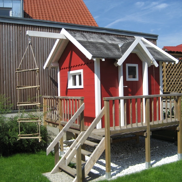 Construction plan of the Alina playhouse, in the style of a Swedish house, on the terrace with climbing frame and climbing rope