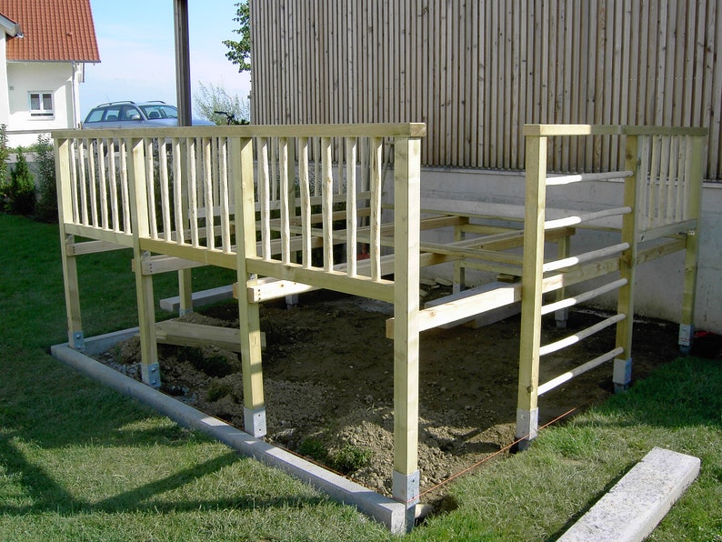 Construction plan of the Alina playhouse, in the style of a Swedish house, on the terrace with climbing frame and climbing rope image 5