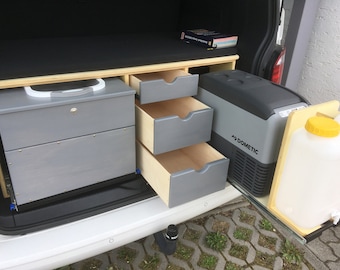 Zestaw planów konstrukcyjnych, przebudowa kampera VW T6, T6.1, T5, T4 „Bulli Kombi 02” z przebudową tyłu, moduł kuchenny i plan konstrukcyjny szafki kuchennej dla California Beach