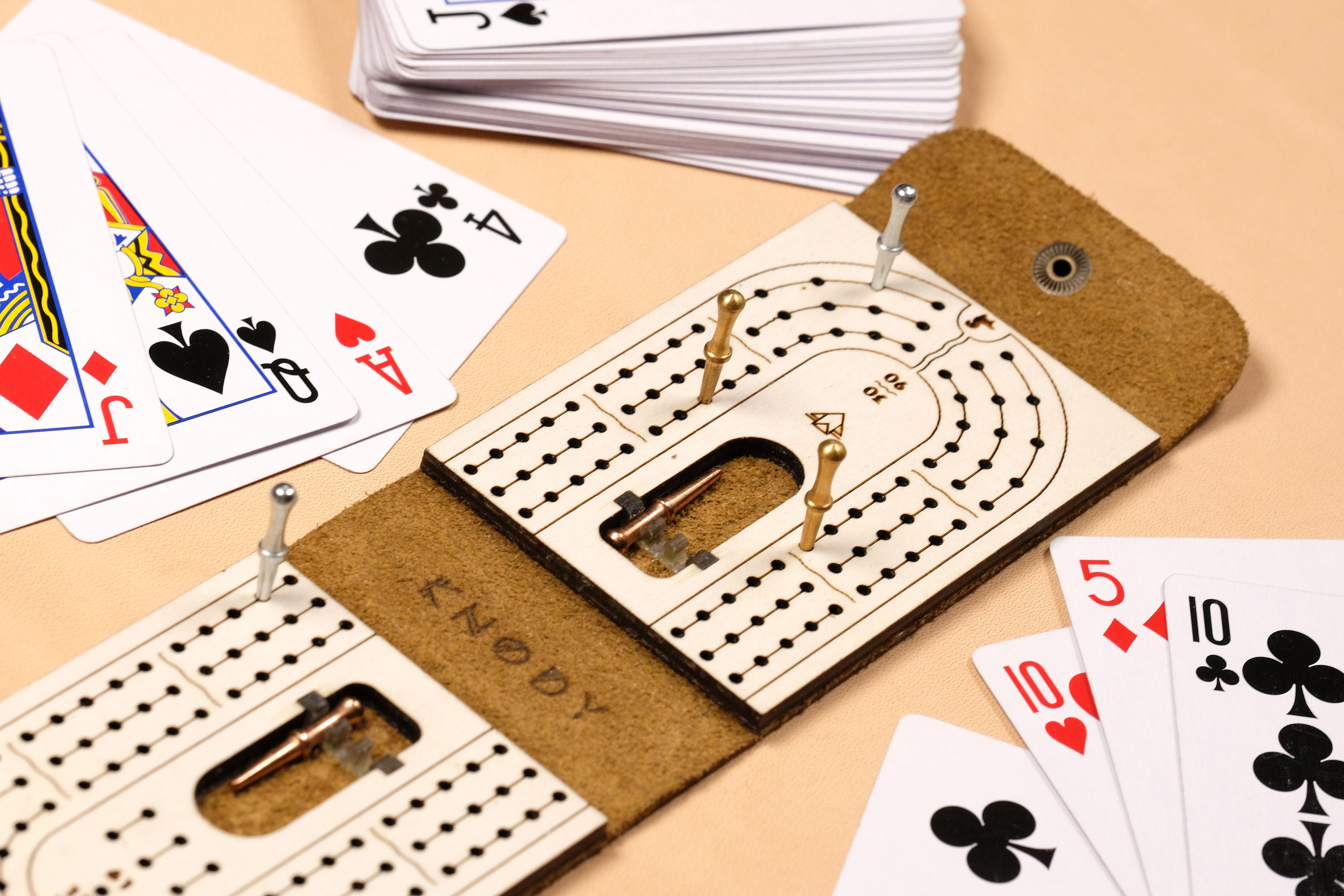 KNODY ultimatives Leder | Wickelbrett | Reise-Cribbage-Brett