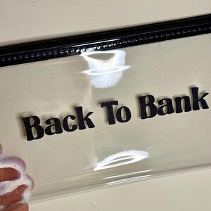 Back To Bank - Black Shimmer Decal Clear Plastic Banking Zip Wallet. Acessórios para guardar dinheiro. Budget Binder Decalque de vinil permanente