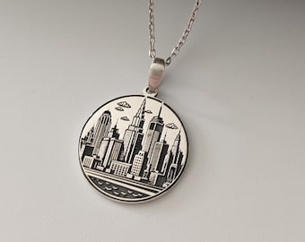Collar de plata de ley oxidada con el horizonte de Nueva York: recuerdo de la ciudad de Nueva York