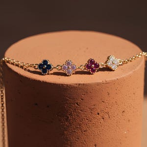 Personalisiertes Geburtsstein Klee Armband • Sterling Silber Familien Schmuck