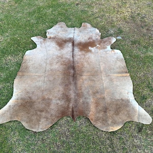 Luxury Brown Cowhide Rug, Large Beige Color Cowhide, Brindle Cow Rug, Cowhide Area Rug, Real Cowhide Skin Rug with Hair On for Home Decor