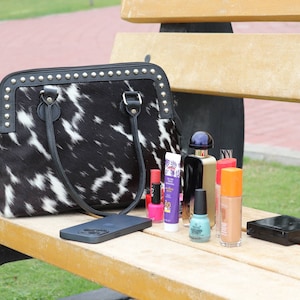 Bolso de mano de piel de vaca, bolso hecho a mano con pelo de vaca, bolso de hombro de piel de vaca, bolso de mano de cuero para mujer, bolso de mano de cuero estilo western hecho a mano