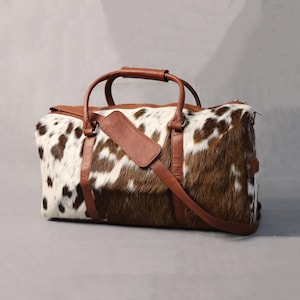 Personalisierte Rindsleder Reisetasche, Leder Reisetasche, Kuhfell Wochenendtasche, Fitnessstudio Gepäck Tasche, Schulter Reisetasche, Geschenk für Sie / Ihn