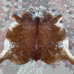 Luxury Brown Cowhide Rug Real Cowhide Rug for Western Home Decor Speckled Cowhide Skin Area Rug Large Brindle Cow Rug Cowhide with Hair On
