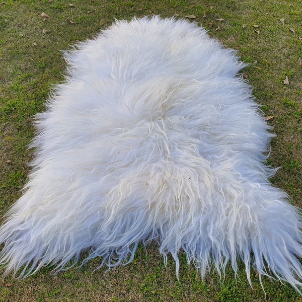 White Sheepskin Rugs -Natural Sheep fur Rug - Sheep hair-on-hide white  Rugs  Lamb fur rugs - Long hair fluffy rugs
