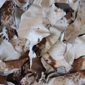 Material de sucata de couro bovino - Recortes de couro bovino para projetos de estofamento - Cabelo em peles - Peças de couro artesanais - 1 kg por pedido