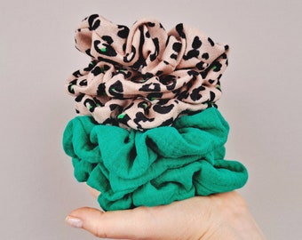 Musselin Scrunchie | Haargummi | Hair Scrunchies | Zopfgummi | Must Have | Leopard | Geschenkidee | Hygge Lifestyle | 90er | Retro Trend